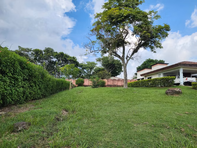Excelente Lote en Venta | La Guácima | Ideal para Inversión o Vivienda