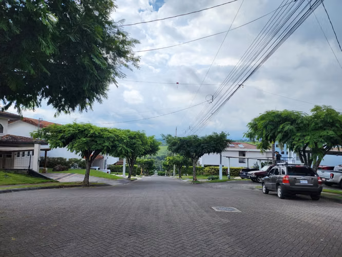 Excelente Lote en Venta | La Guácima | Ideal para Inversión o Vivienda