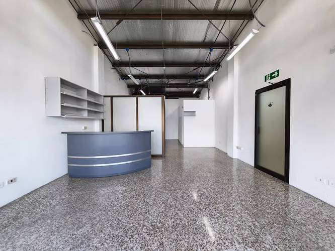 Se alquila local de 50 m2 en Escazú. - Imagen 3