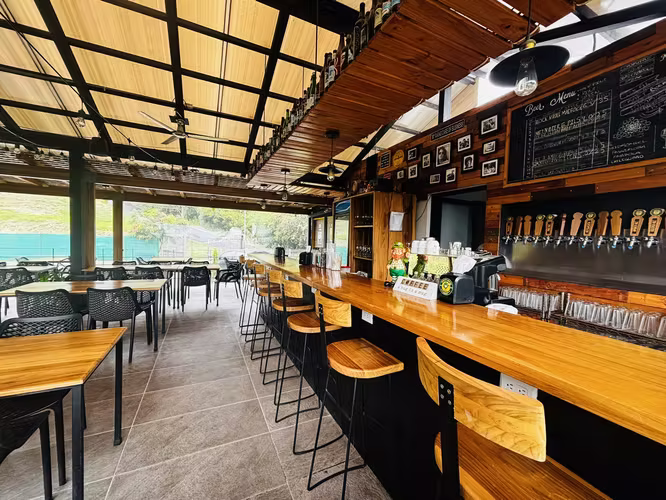 Cesión de derecho de llave restaurante de ahumados y cervecería - Imagen 3