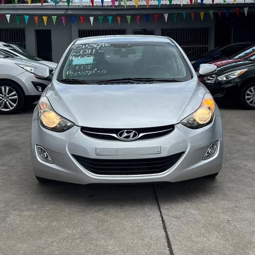 A CREDITO  HYUNDAI  AVANTE	2011