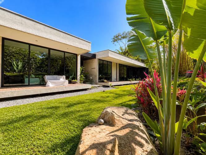 VENTA DE CASA EN SAN ANTONIO DE ESCAZÚ