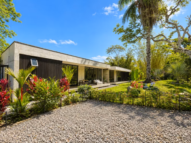 VENTA DE CASA EN SAN ANTONIO DE ESCAZÚ