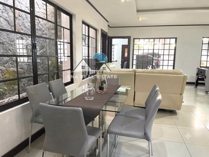 Casa Independiente con Piscina en Santo Domingo | 4 Habitaciones