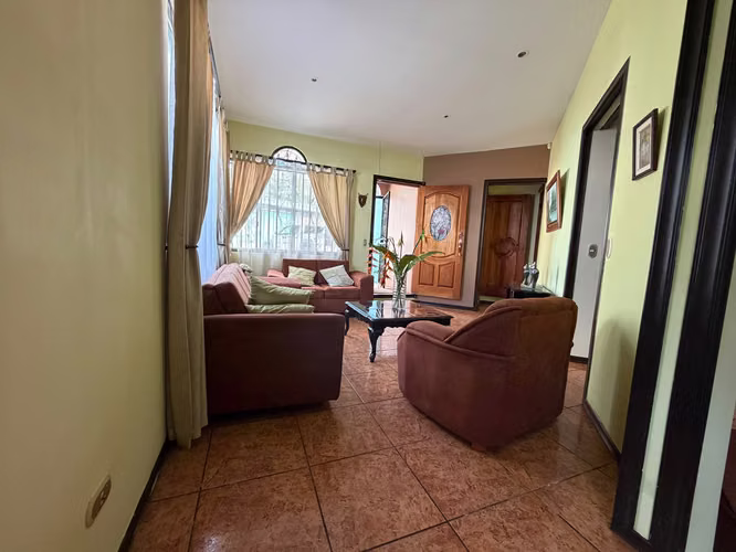 Casa a la Venta Carrizal de Alajuela