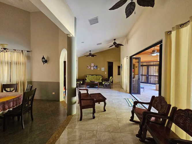 Villa Luna – Casa de 3 Dormitorios con Piscina en Playa Tambor, Península de Nicoya