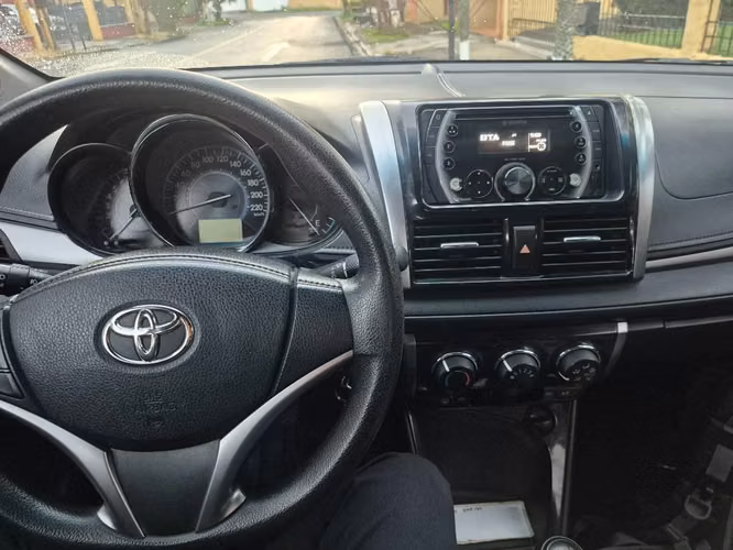 Toyota Yaris Sedan  2014