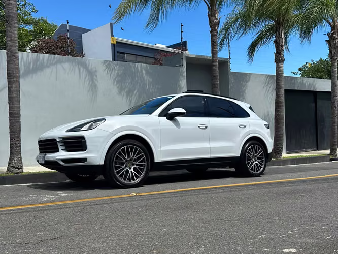 PORSCHE CAYENNE PLATINUM EDITION
