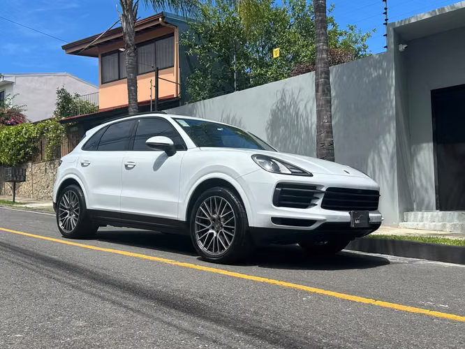 PORSCHE CAYENNE PLATINUM EDITION