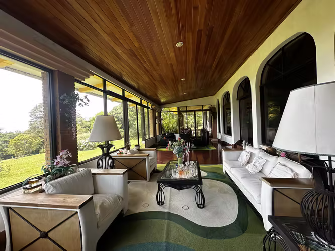 Venta de Casa con Amplias Zonas Verdes en Mote de La Cruz San Rafael de Heredia-2 - Imagen 19