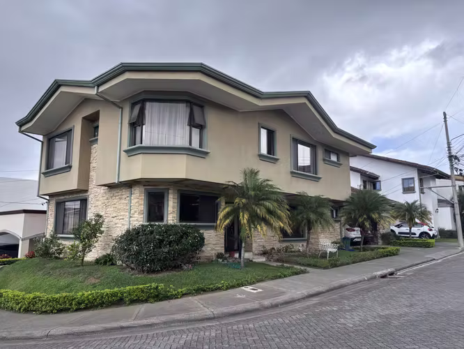 En venta linda casa en condominio, Curridabat, 6074