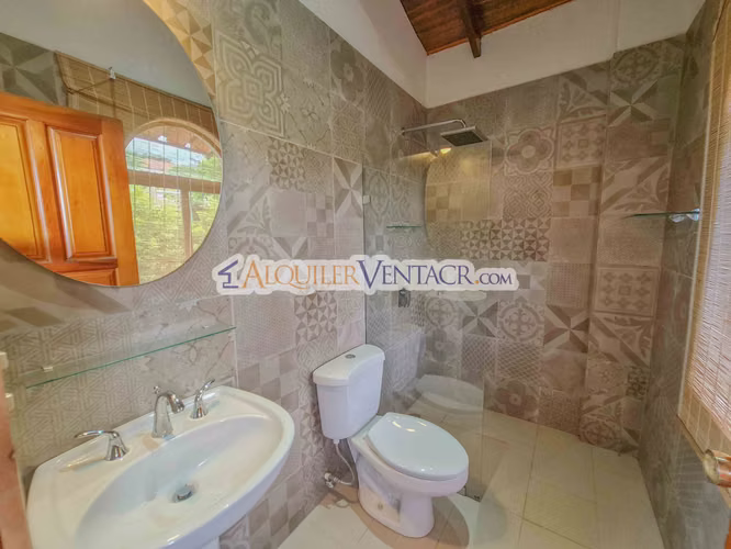 CASA CON PISCINA PROPIA Y VISTA CON 1.735 M2 DE LOTE EN SANTA ANA PIEDADES - Imagen 19