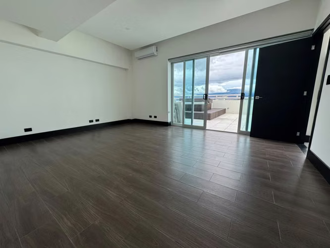 Alquiler de apartamento penthouse en la Sabana. Con línea blanca - Imagen 9