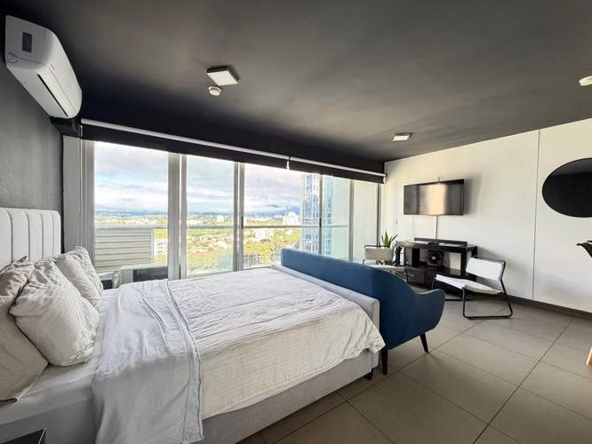SE ALQUILA APARTAMENTO CON VISTA IMPRESIONANTE AMUEBLADO TIPO ESTUDIO