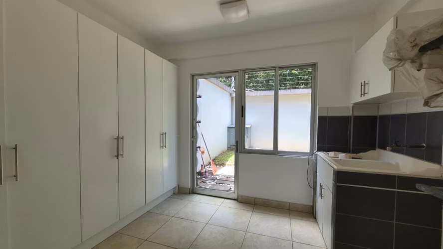 Venta de casa en condominio 3 habitaciones - Santa Ana Piedades RZ