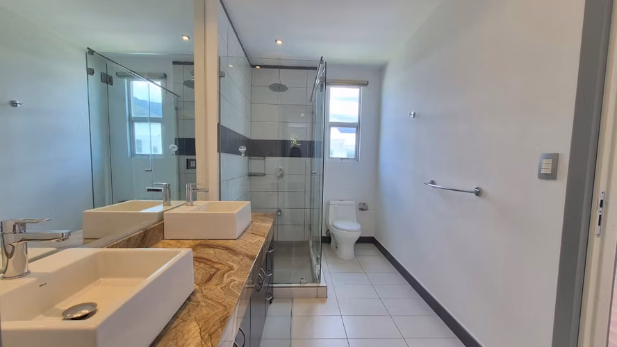 Venta de casa en condominio 3 habitaciones - Santa Ana Piedades RZ