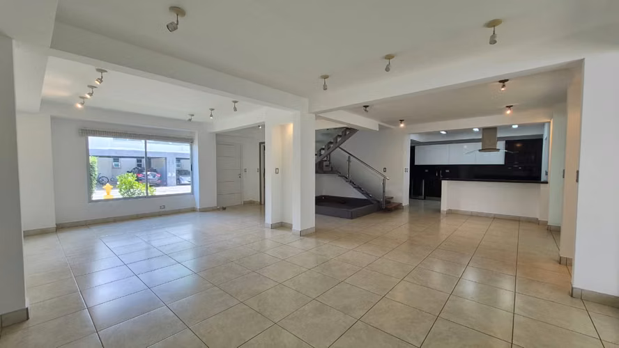 Venta de casa en condominio 3 habitaciones - Santa Ana Piedades RZ