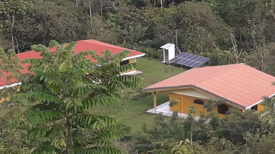 Top of the World Compound: Off-the-Grid with No utilities Bills
