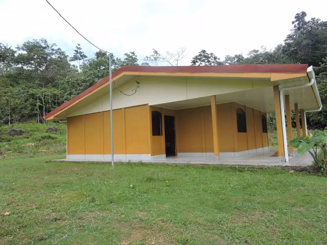 Top of the World Compound: Off-the-Grid with No utilities Bills