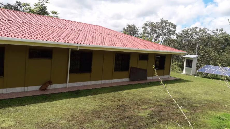 Top of the World Compound: Off-the-Grid with No utilities Bills