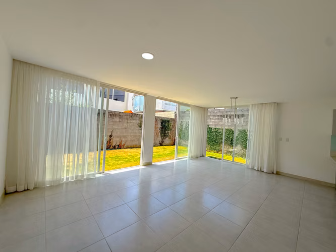 Casa en alquiler | La Arboleda, Belén