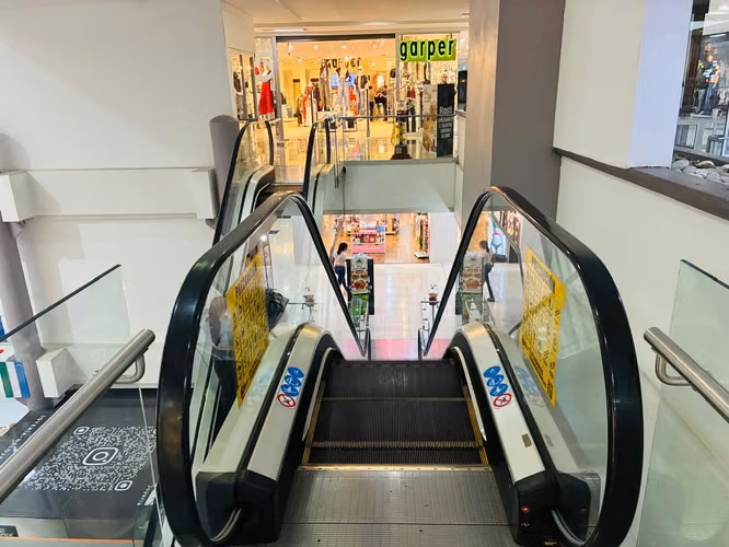 SE VENDE QUIOSCO COMERCIAL EN MALL SAN PEDRO