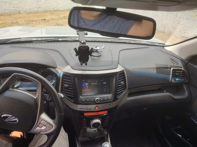 VENDO MAHINDRA XUV 300. AÑO 2021. TEL 