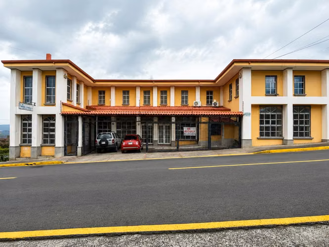 Local comercial con aire acondicionado, excelente  ubicación y fácil acceso