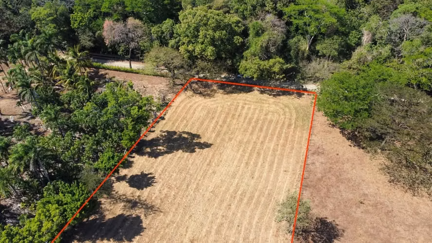 Amplio terreno en Barrio Limón, Santa Cruz, Guanacaste. Frente a la reserva de UCR - Imagen 2