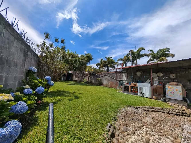 Casa en venta/ Heredia Santo Domingo/ amplio jardín / una planta - Imagen 16