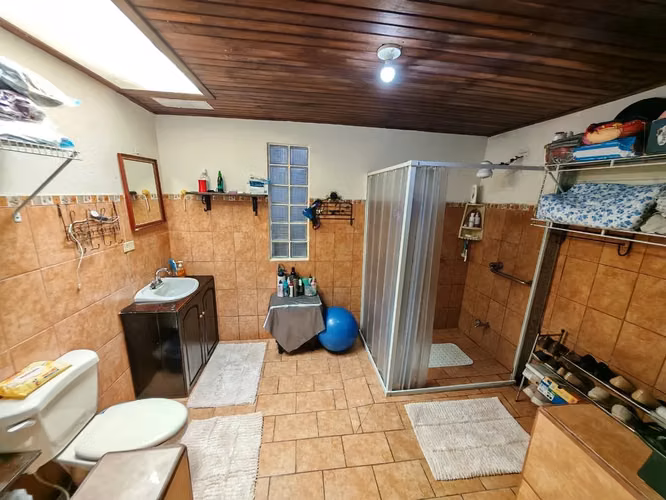 Casa en venta/ Heredia Santo Domingo/ amplio jardín / una planta - Imagen 8