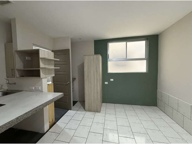 Se alquila apartamento tipo estudio en Vargas Araya (San Pedro)