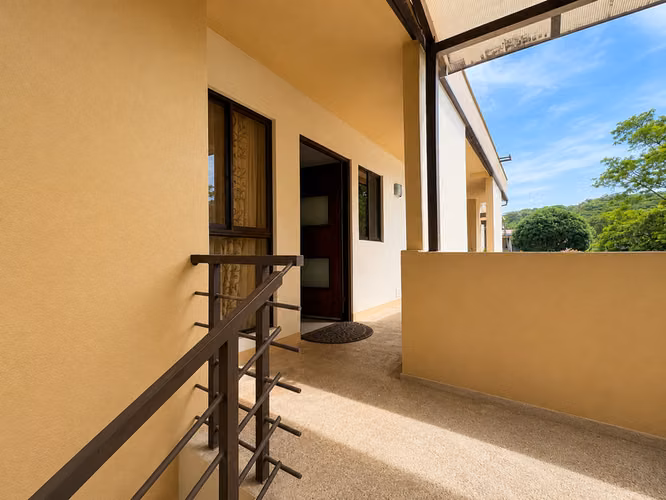 Turnkey 1BR Condo, 2 Parking Spots & Low HOA | Immediate Cash Flow 6.3% Net ROI