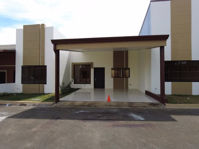 Venta de Casa en San Rafael de Heredia.