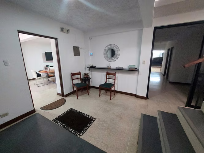 Venta de Edificio de 3 PISOS en Catedral-San José. - Imagen 3