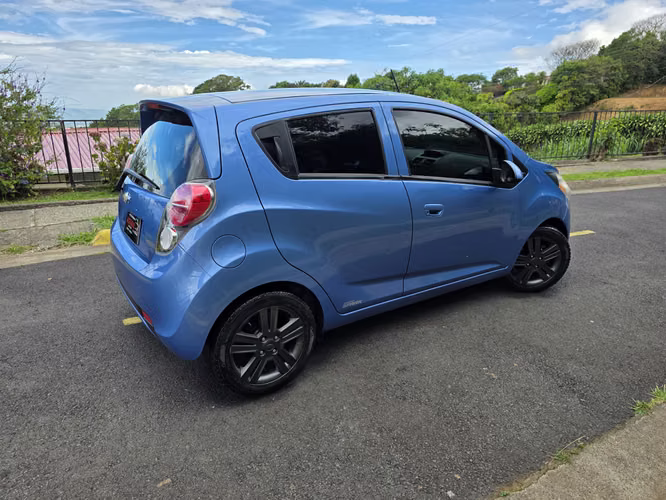 Chevrolet Spark 2013 automático