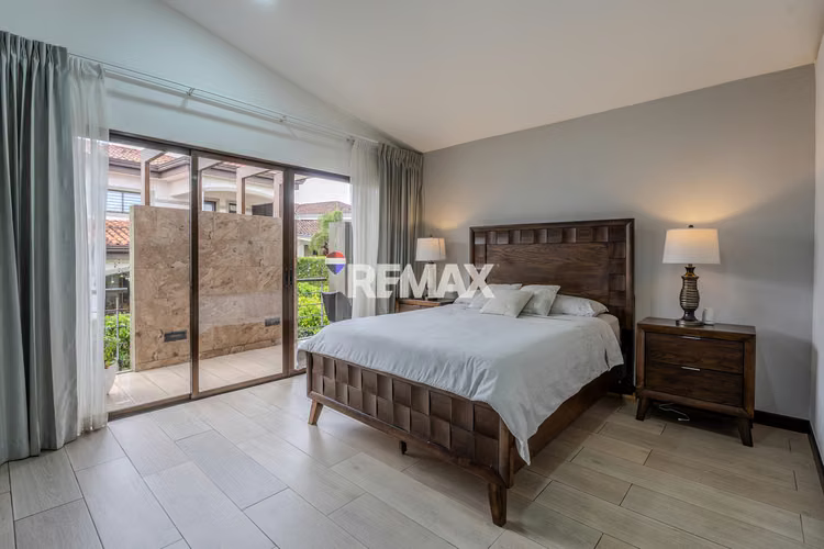 Casa en Venta Santo Domingo Heredia