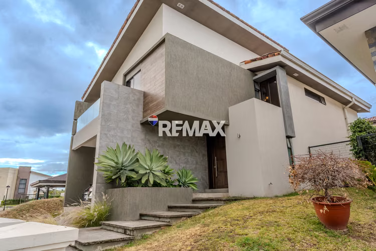 Casa en Venta Santo Domingo Heredia