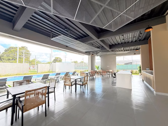 Alquiler de hermosa casa nueva en Condominio en Santo Domingo Heredia
