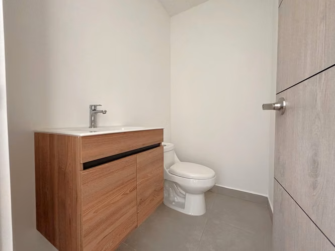 Alquiler de hermosa casa nueva en Condominio en Santo Domingo Heredia