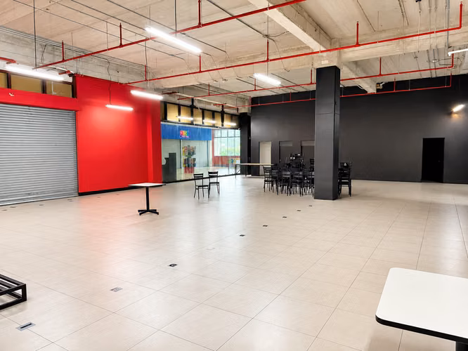  LOCAL COMERCIAL EN ALQUILER – MALL ZONA CENTRO