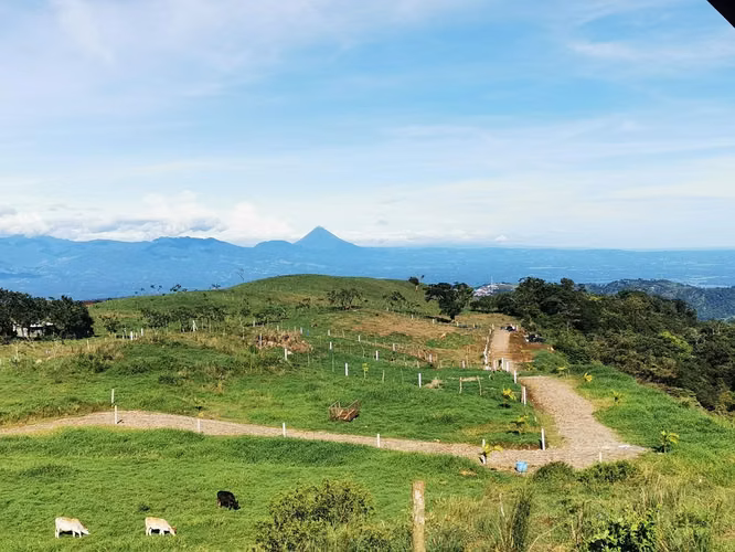 Quintas de 5.000 m² con vista al Volcán Arenal | US$99.100 cada una