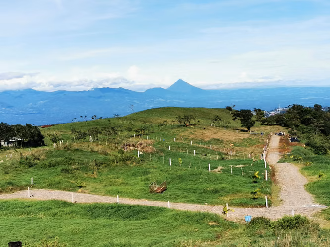 Quintas de 5.000 m² con vista al Volcán Arenal | US$99.100 cada una