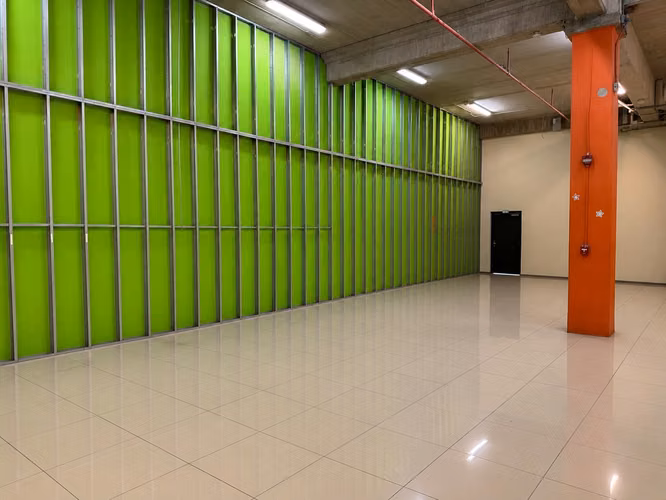  LOCAL COMERCIAL EN ALQUILER – MALL ZONA CENTRO