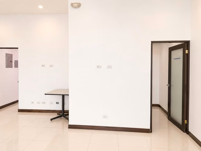  LOCAL COMERCIAL EN ALQUILER – MALL ZONA CENTRO