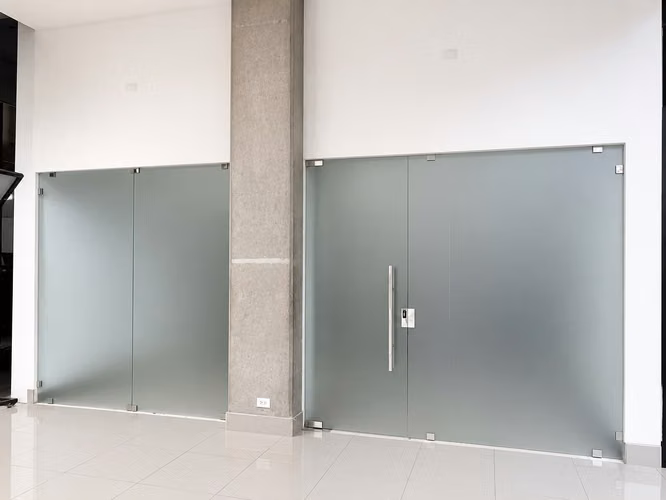  LOCAL COMERCIAL EN ALQUILER – MALL ZONA CENTRO