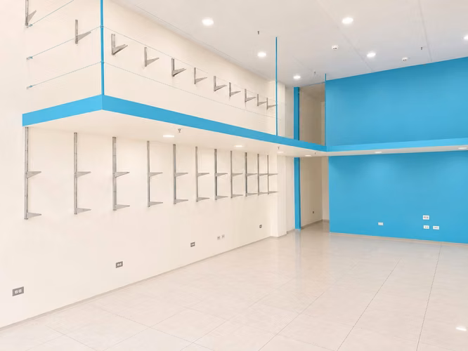  LOCAL COMERCIAL EN ALQUILER – MALL ZONA CENTRO