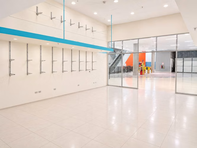  LOCAL COMERCIAL EN ALQUILER – MALL ZONA CENTRO