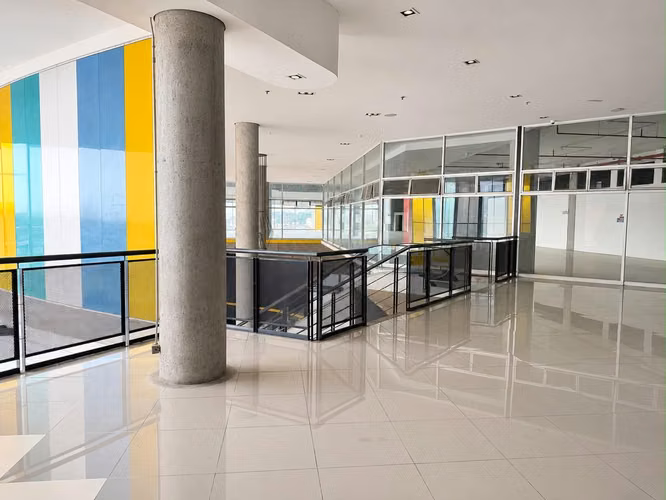  LOCAL COMERCIAL EN ALQUILER – MALL ZONA CENTRO
