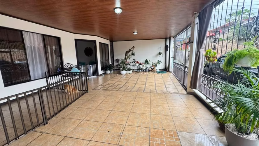Casa en venta - 4 habitaciones  Barrio Arco Iris, Ciudad Quesada